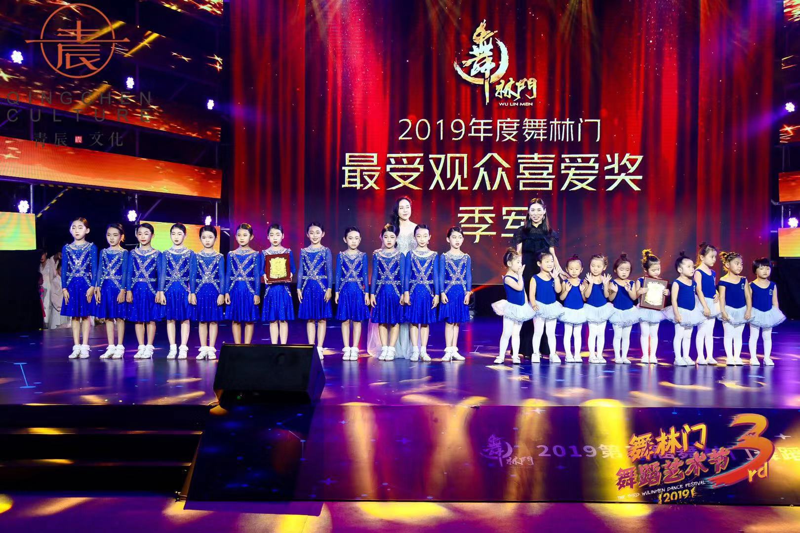 wonderfulgirl和饼干圆圆.jpg