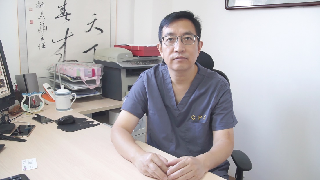 轻舟不惧礁滩险,水阔山长且扬帆