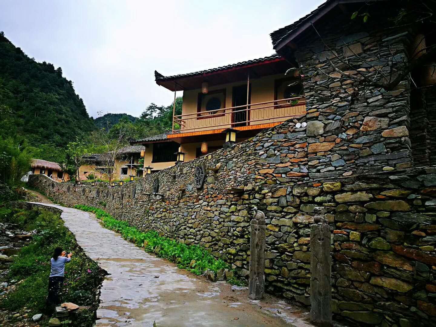 康县岸门口镇朱家沟