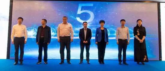 如图片无法显示,请刷新页面