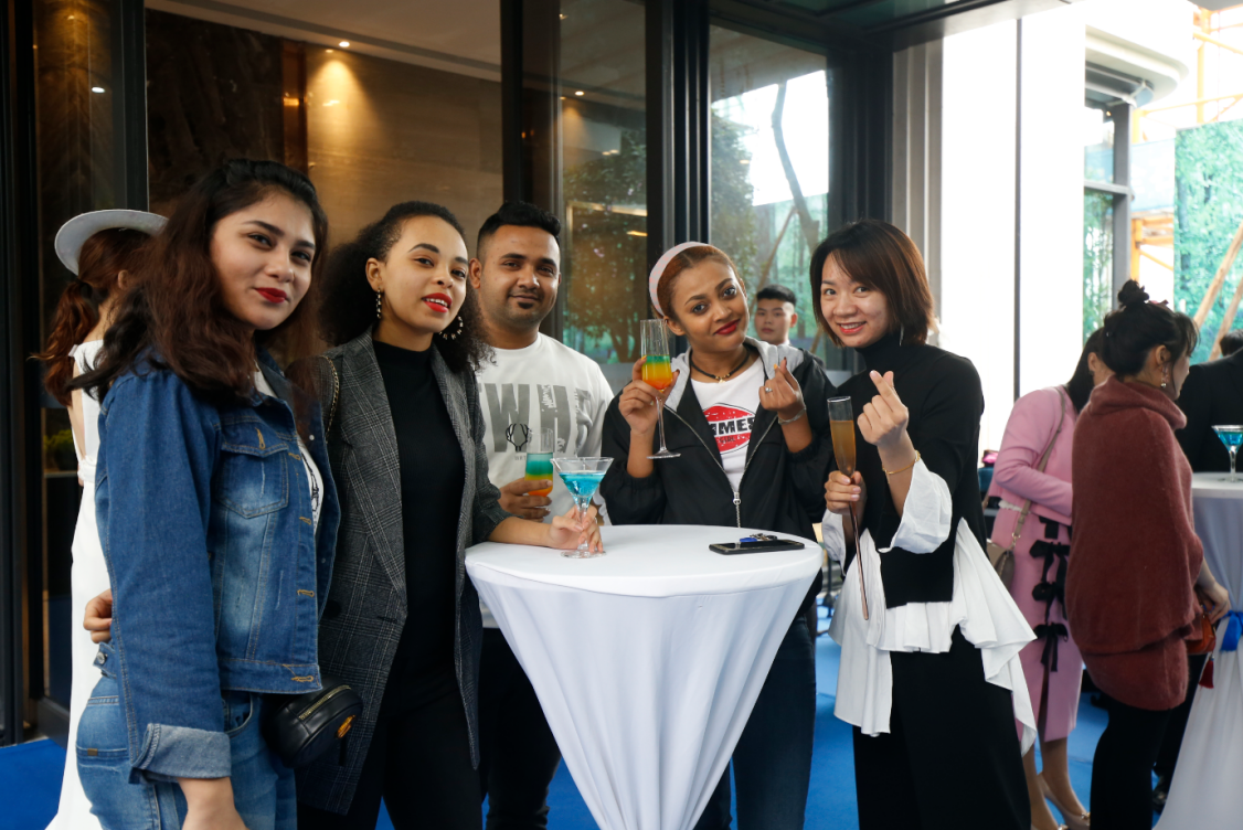 如图片无法显示,请刷新页面