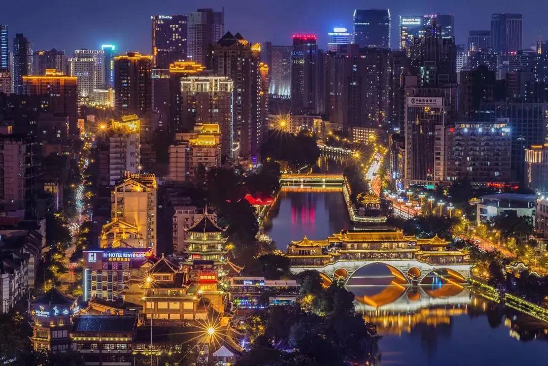 成都城市夜景图来自网络