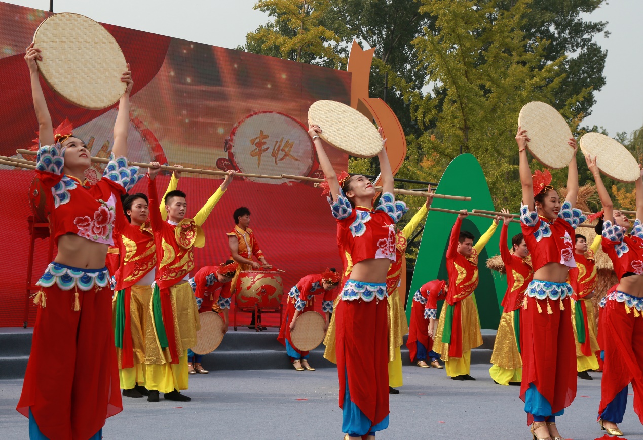 怀柔区第3届中国农民丰收节第31届北京农民艺术节开幕为期五个月