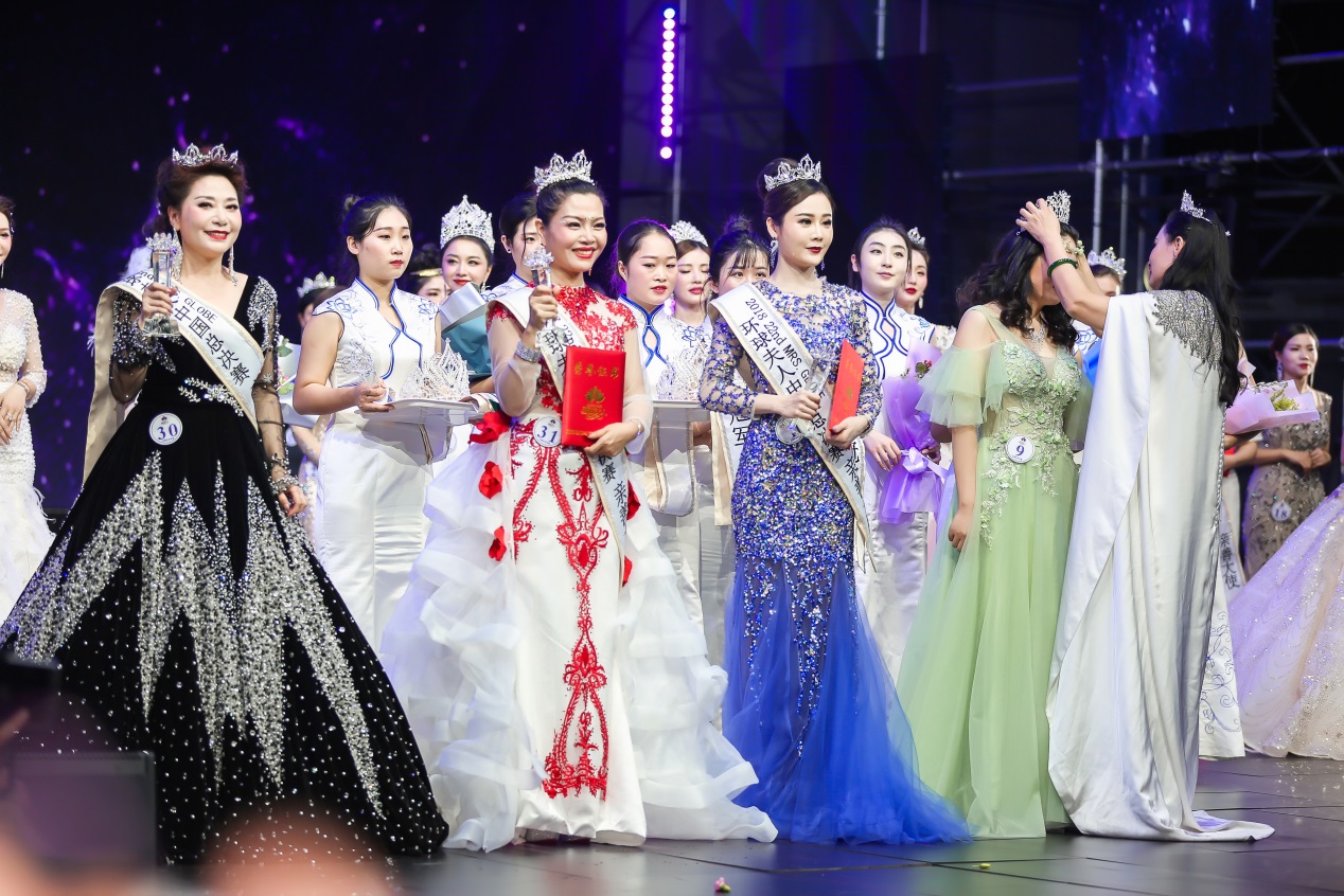 第22届环球夫人大赛中国总决赛尽展女性的力量与风采