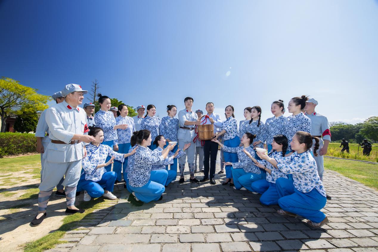 5b2f5e2a75a8fc048711ee1bef5b21b