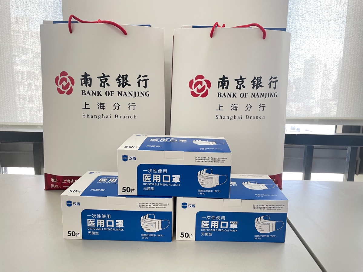 文本

低可信度描述已自动生成