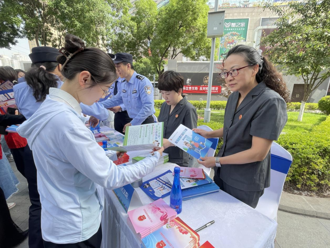 “凝聚平安细胞，共建和谐城关”——城关区开展预防婚姻家庭纠纷主题普法宣传月活动